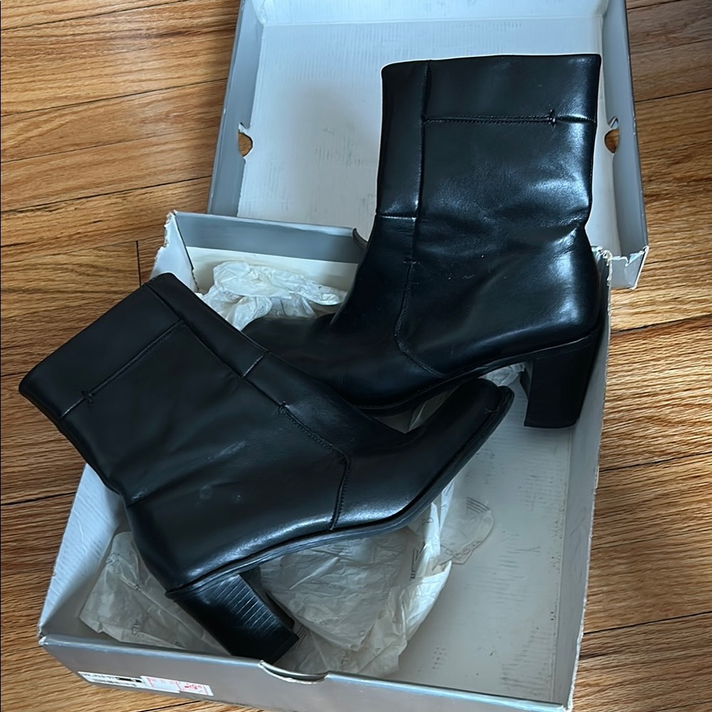 Black Aldo pleather Ankle Boots